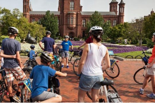 Private Group Monuments & Memorials Bike Tour